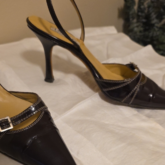 Isaac Mizrahi Dark Brown Pointed Slingback Heels - Picture 4 of 4